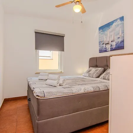 Lejlighed Zenko By Interhome *