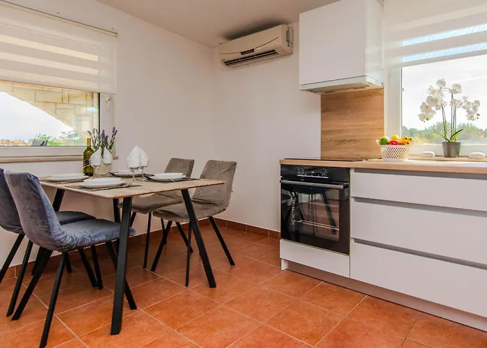 Zenko By Interhome * Vir